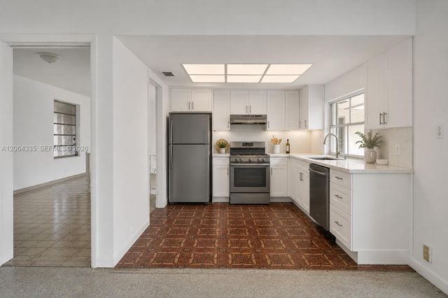 17355 NE 7th Ave, Miami, FL 33162