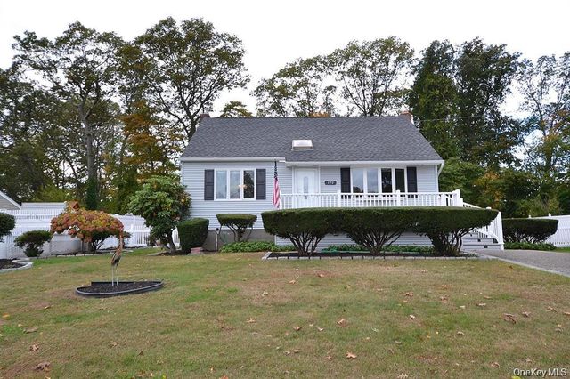120 Arlington Road, Lake Ronkonkoma, NY 11779