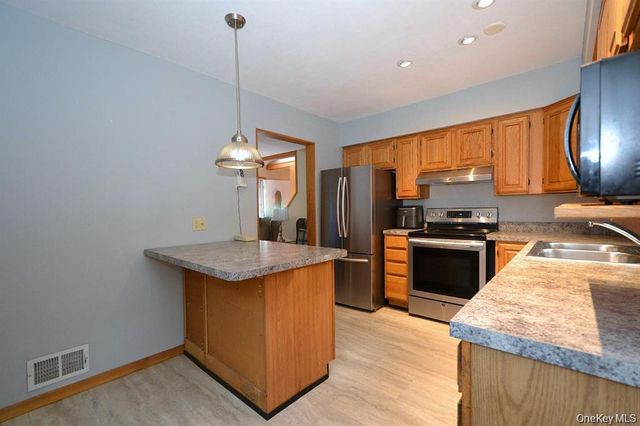 120 Arlington Road, Lake Ronkonkoma, NY 11779