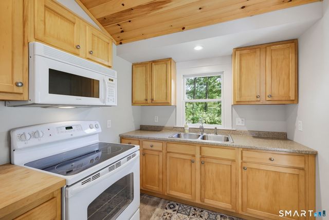 26 Wildwood Road, East Haddam, CT 06415