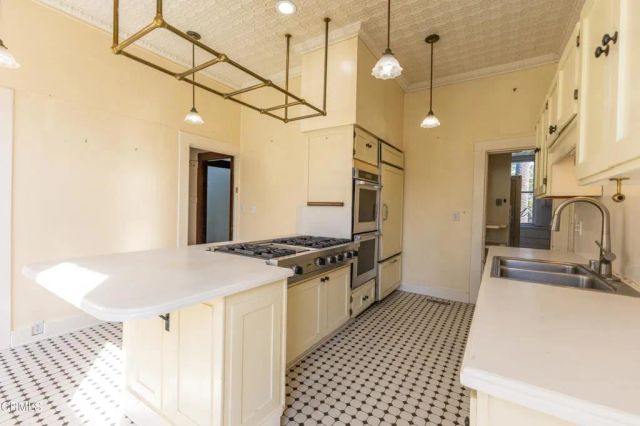 201 Orange Grove Avenue, South Pasadena, CA 91030