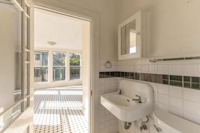 201 Orange Grove Avenue, South Pasadena, CA 91030