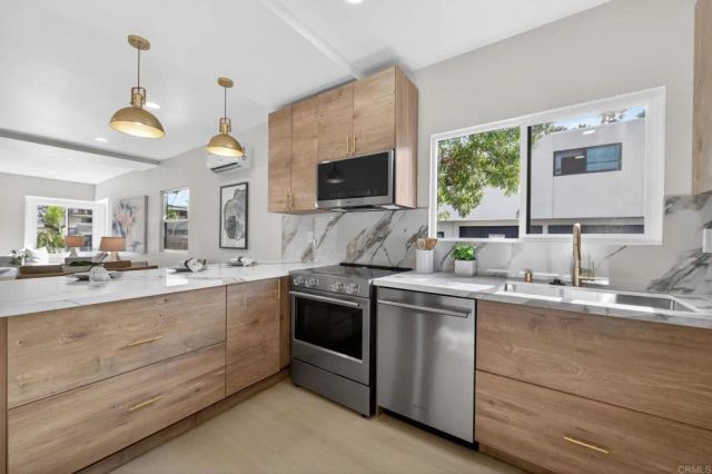 1526 Meade Avenue, San Diego, CA 92116