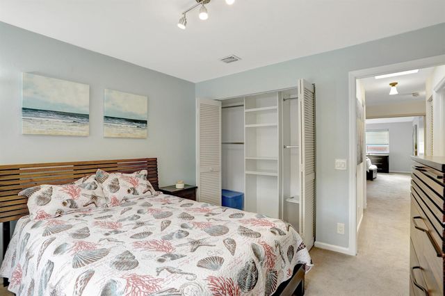 6770 Via Regina, Boca Raton, FL 33433