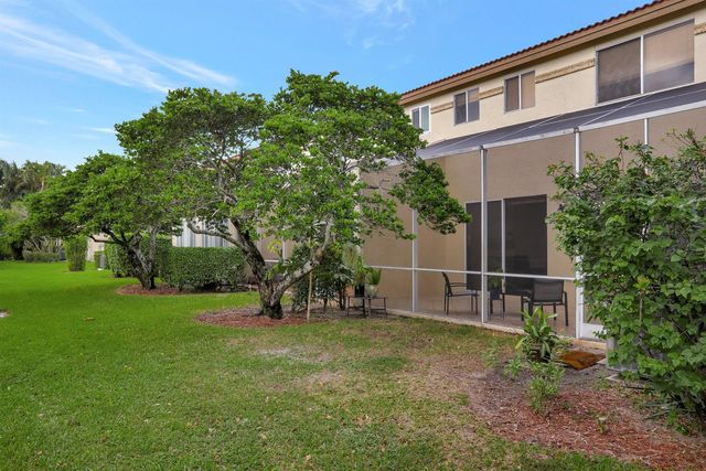6770 Via Regina, Boca Raton, FL 33433