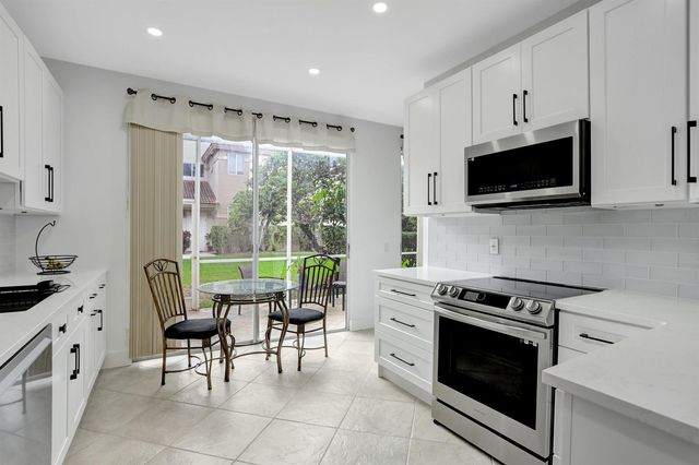 6770 Via Regina, Boca Raton, FL 33433