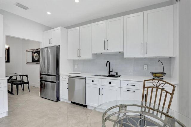 6770 Via Regina, Boca Raton, FL 33433