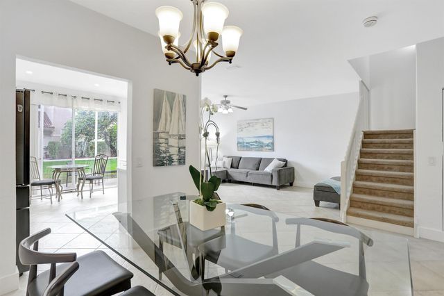 6770 Via Regina, Boca Raton, FL 33433