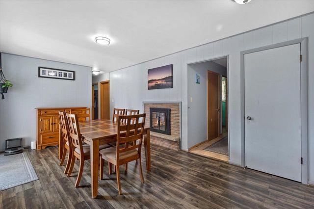 9537 W Sarasota PLACE, Wauwatosa, WI 53222