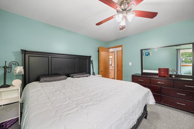 9537 W Sarasota PLACE, Wauwatosa, WI 53222