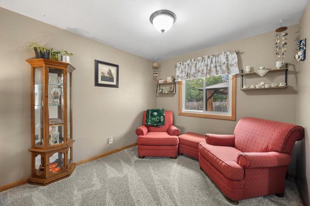 9537 W Sarasota PLACE, Wauwatosa, WI 53222