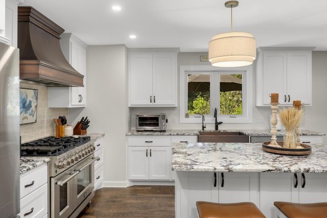 2615 Garland Lane N, Plymouth, MN 55447