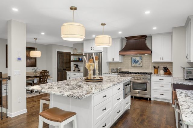 2615 Garland Lane N, Plymouth, MN 55447