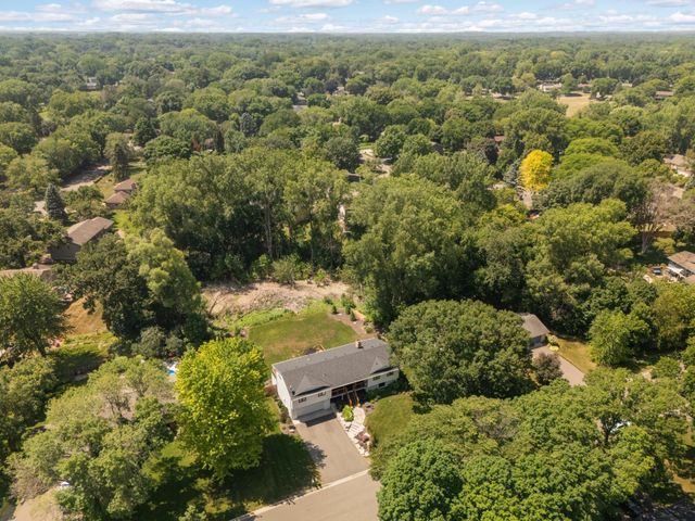 2615 Garland Lane N, Plymouth, MN 55447