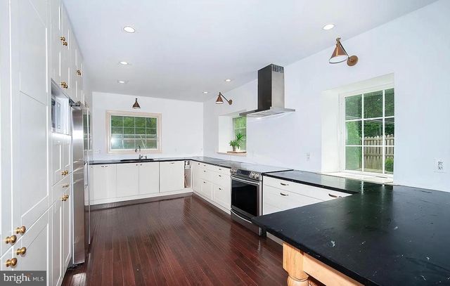 195 MIDFIELD RD, Ardmore, PA 19003