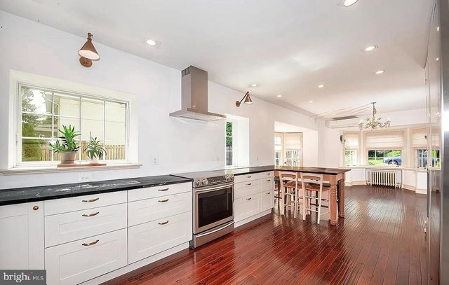 195 MIDFIELD RD, Ardmore, PA 19003