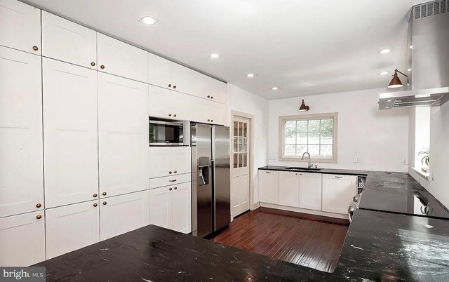 195 MIDFIELD RD, Ardmore, PA 19003