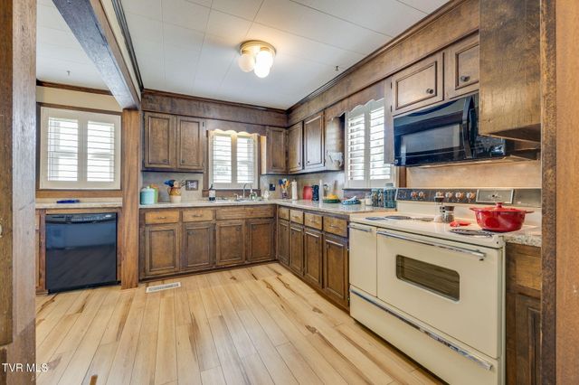 1826 Kenwood Road, Kingsport, TN 37664