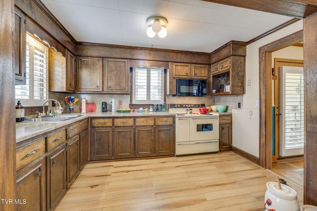 1826 Kenwood Road, Kingsport, TN 37664