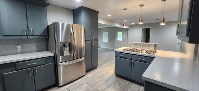 5655 Meadow Creek Lane, Houston, TX 77017