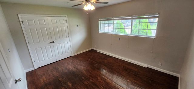 5655 Meadow Creek Lane, Houston, TX 77017