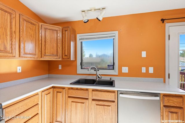 8015 E 3rd Avenue, Anchorage, AK 99504