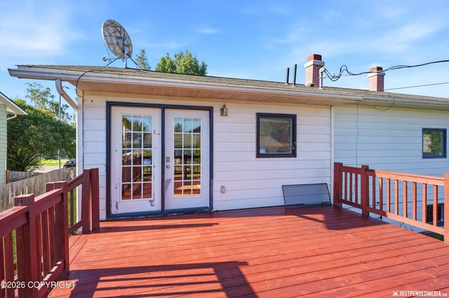 8015 E 3rd Avenue, Anchorage, AK 99504