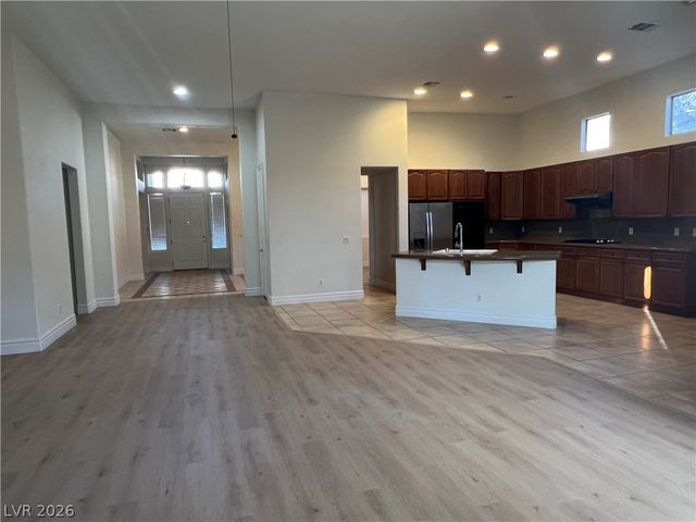 321 Angels Trace Court, Las Vegas, NV 89148