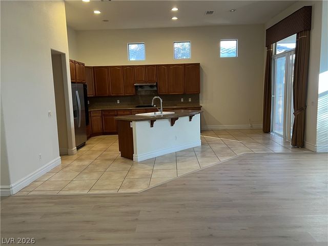 321 Angels Trace Court, Las Vegas, NV 89148