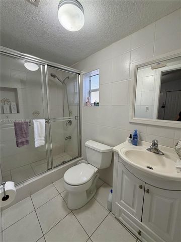 280 NE 173rd St, North Miami Beach, FL 33162