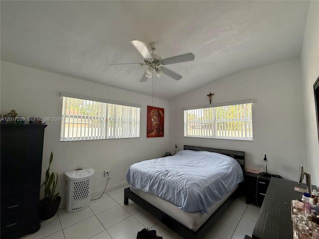 280 NE 173rd St, North Miami Beach, FL 33162