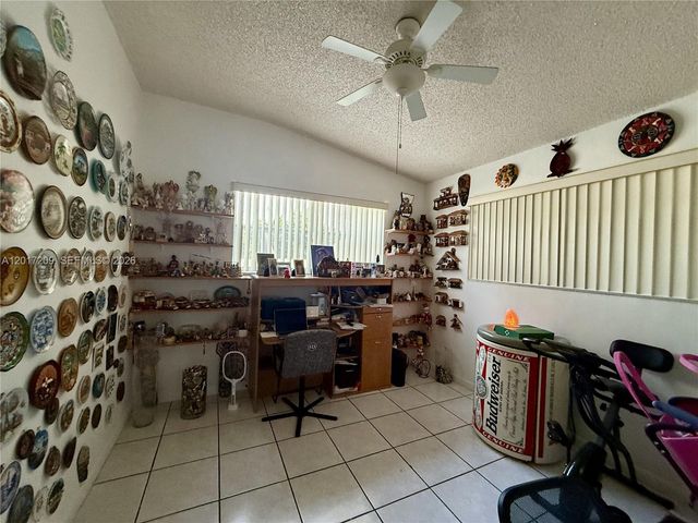 280 NE 173rd St, North Miami Beach, FL 33162