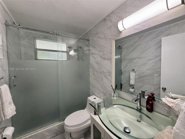 280 NE 173rd St, North Miami Beach, FL 33162