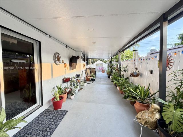 280 NE 173rd St, North Miami Beach, FL 33162