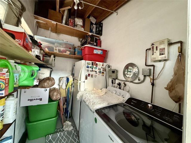 280 NE 173rd St, North Miami Beach, FL 33162