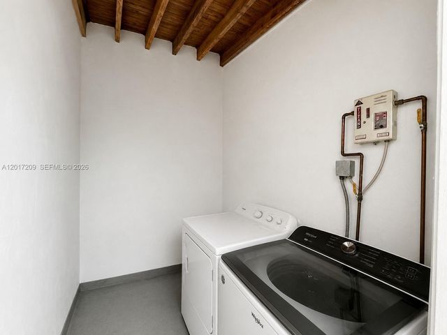 280 NE 173rd St, North Miami Beach, FL 33162