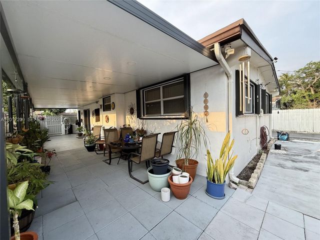 280 NE 173rd St, North Miami Beach, FL 33162