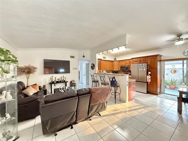 280 NE 173rd St, North Miami Beach, FL 33162