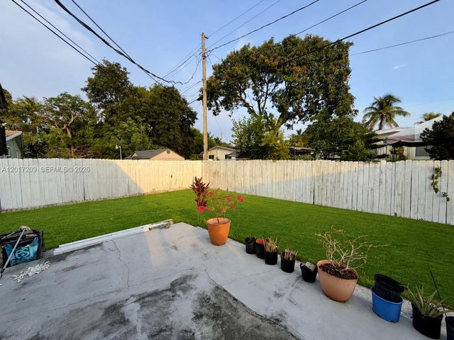 280 NE 173rd St, North Miami Beach, FL 33162