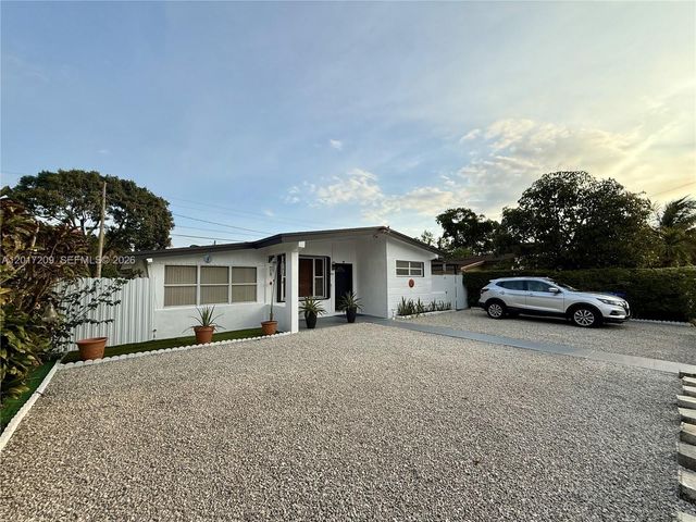 280 NE 173rd St, North Miami Beach, FL 33162