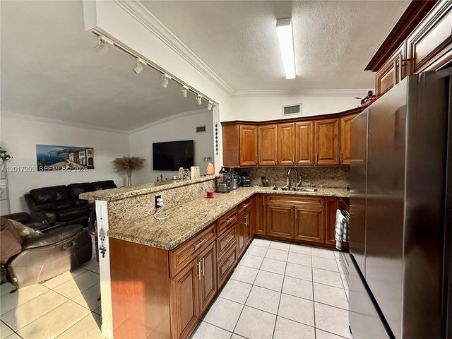 280 NE 173rd St, North Miami Beach, FL 33162