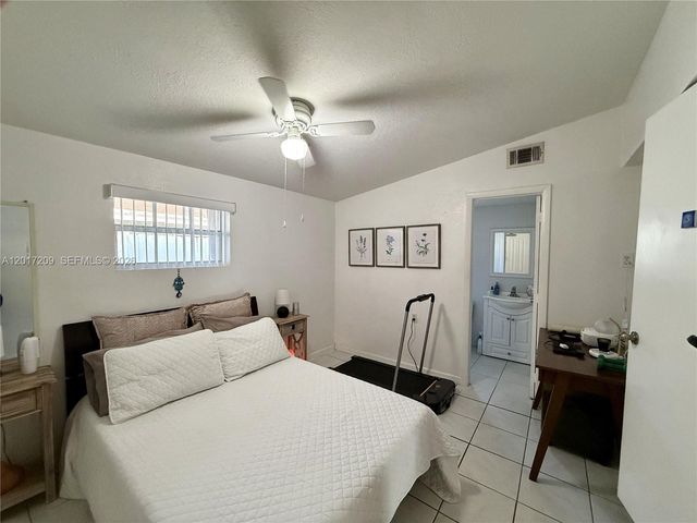 280 NE 173rd St, North Miami Beach, FL 33162