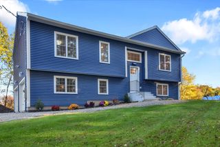 76 Number 6 Schoolhouse Rd, Charlton, MA 01507