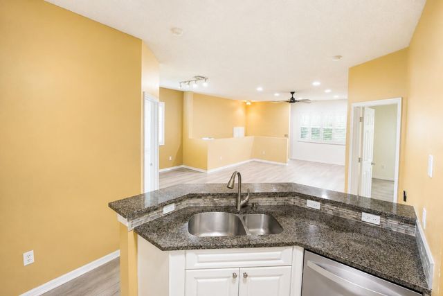2927 CRESTWOOD Terrace 7201, Margate, FL 33063