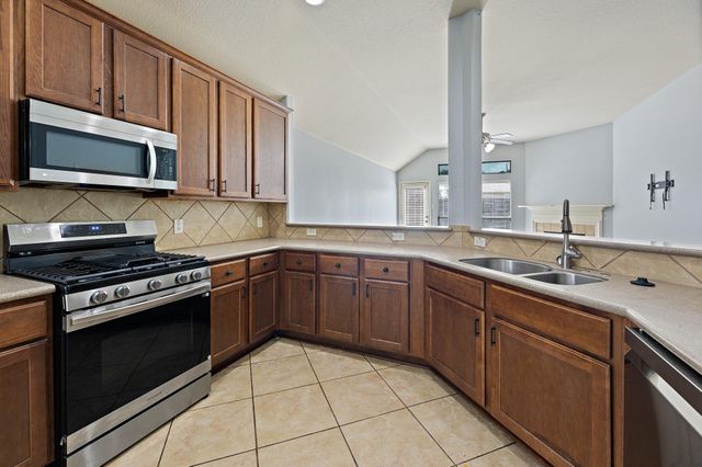 11617 Glen Knoll DR, Manor, TX 78653