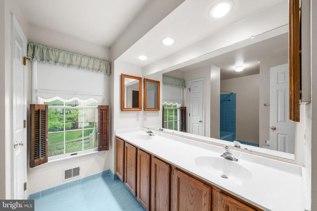 3342 FERN HOLLOW PL, Herndon, VA 20171