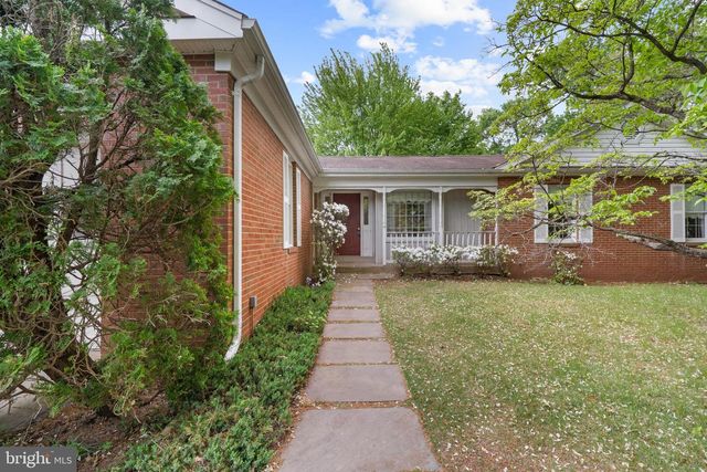 3342 FERN HOLLOW PL, Herndon, VA 20171