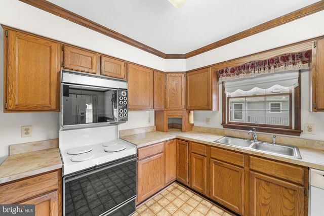 3342 FERN HOLLOW PL, Herndon, VA 20171