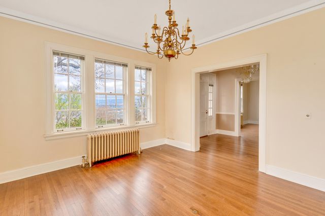 212 S Crest Road, Chattanooga, TN 37404