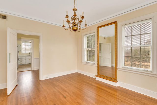 212 S Crest Road, Chattanooga, TN 37404